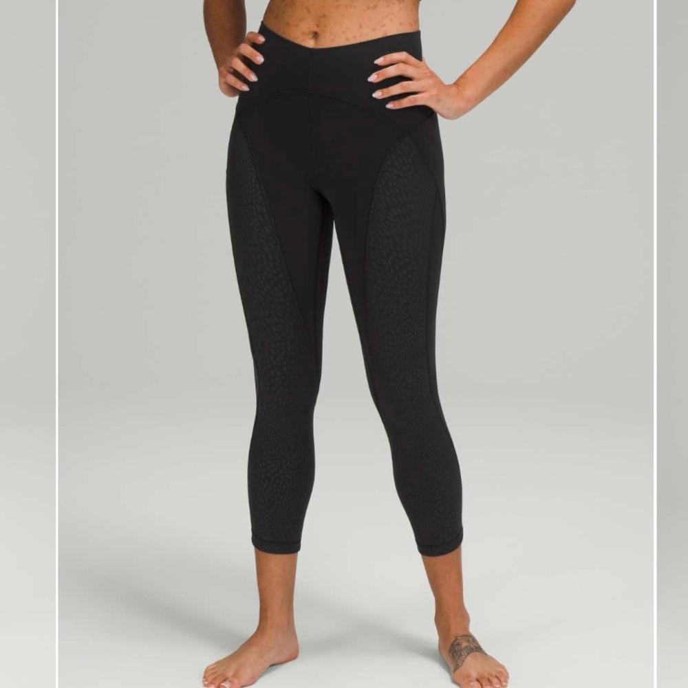 EUC Lululemon Nulu and Mesh Mid-Rise legging, 23” inseam, Color: Black, sz 8